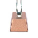 Trofeo Galvano de Cristal "RUNE" con base encobrizada. - Imagen 4